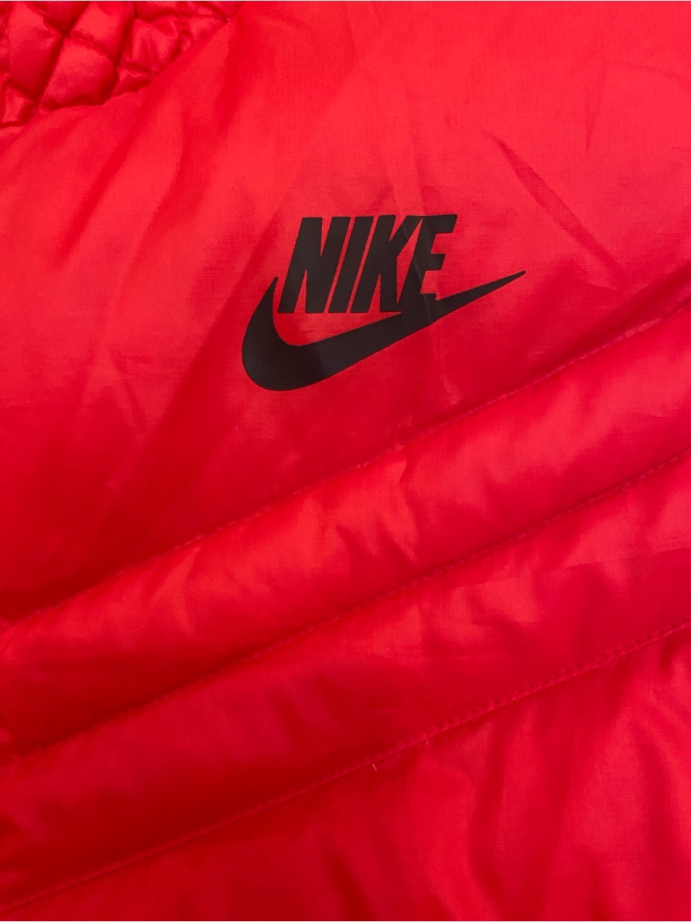 Nike Women's Red/Watermelon Puffer Vest - Lightweight with Pockets Small - Picture 11 of 12